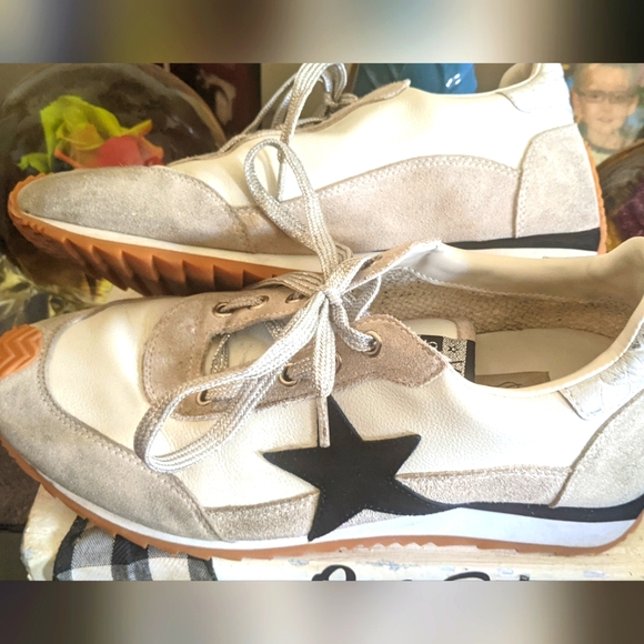 Vintage Shoes - Vintage brand shoes. Women's size 7